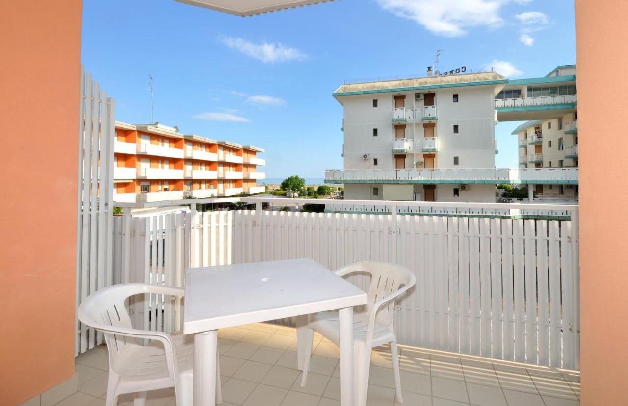 Condominio Malta Бибионе Экстерьер фото
