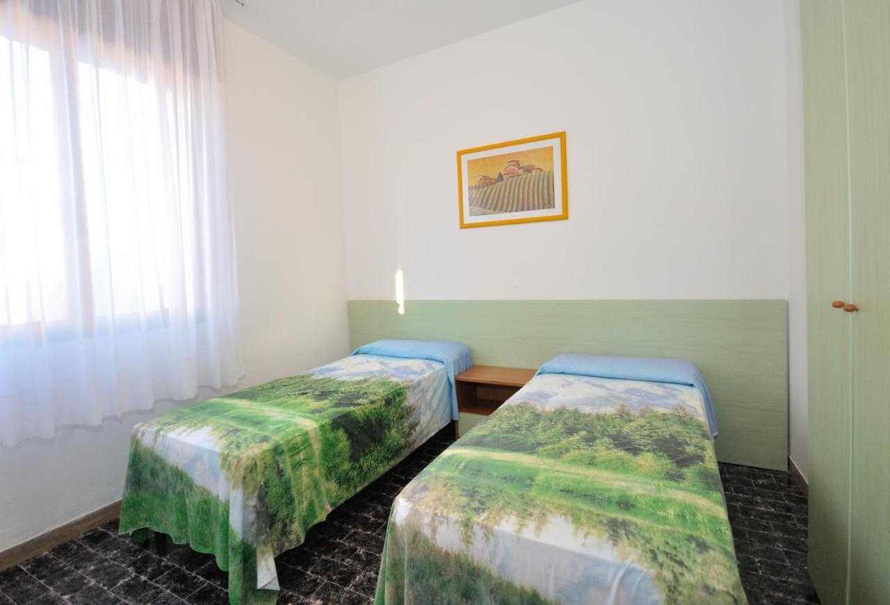 Condominio Malta Бибионе Экстерьер фото