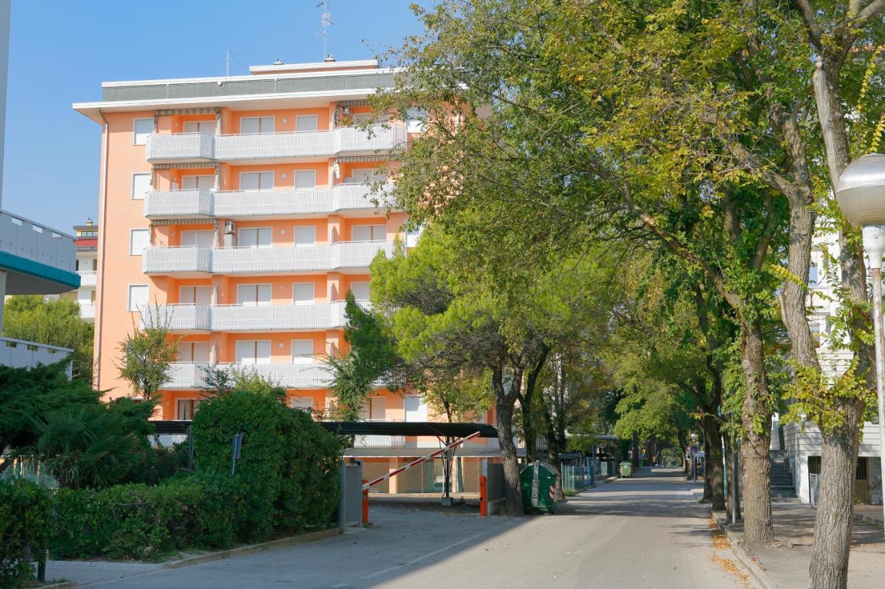 Condominio Malta Бибионе Экстерьер фото